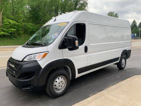 Used 2023 RAM ProMaster 2500 image 4