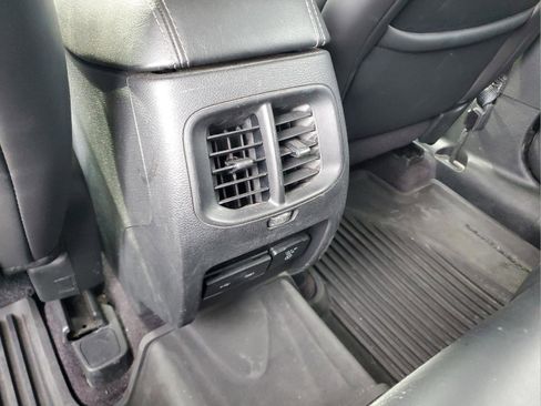 Used 2019 Jeep Cherokee Limited w/ Technology Group AWD/4WD image 11