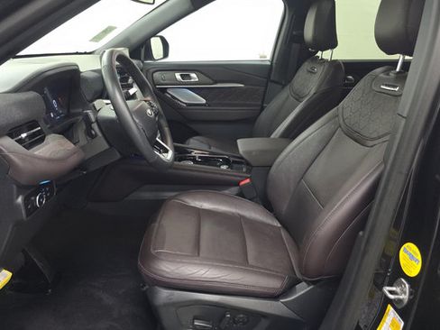 Certified 2025 Ford Explorer Platinum w/ Ultimate Package AWD/4WD image 5