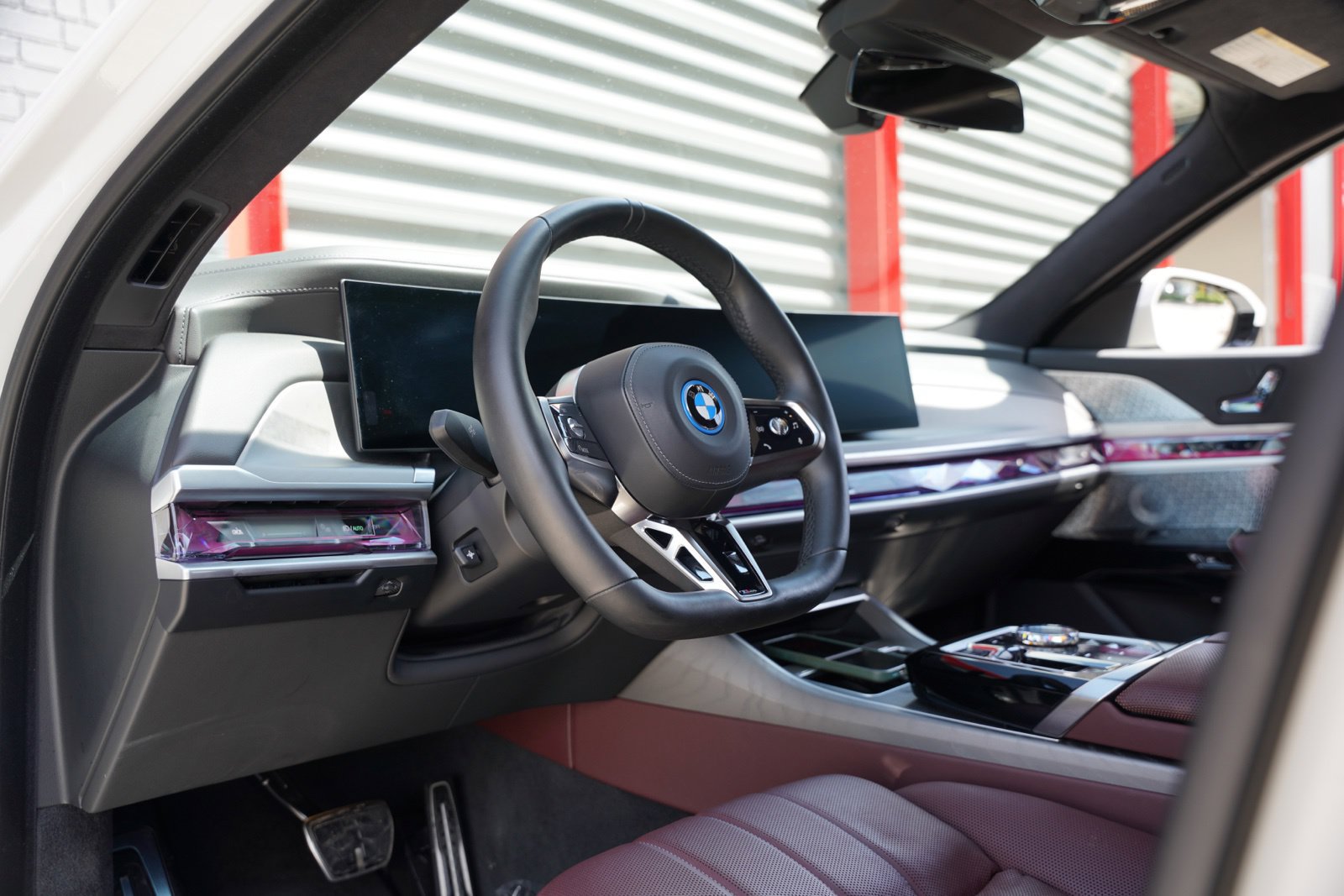 Used 2023 BMW i7 xDrive60 AWD/4WD image 18