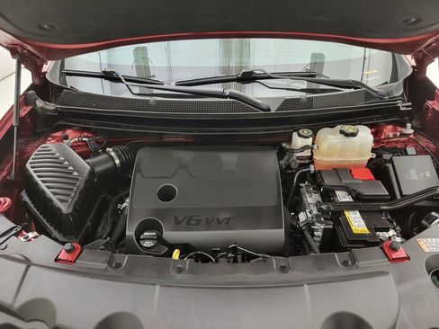 Used 2023 Chevrolet Traverse LT image 48