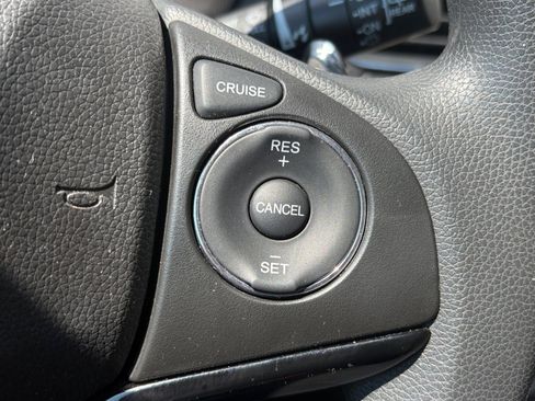 Used 2018 Honda HR-V EX image 18