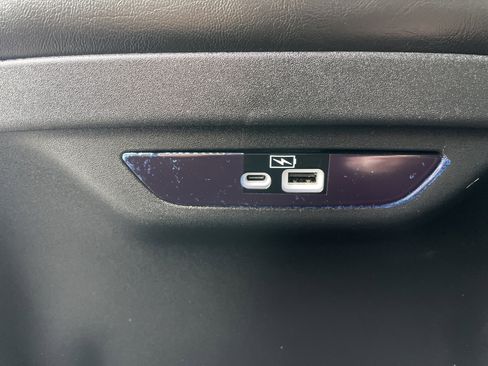 Used 2023 Chrysler Pacifica Touring-L w/ S Appearance Package image 28