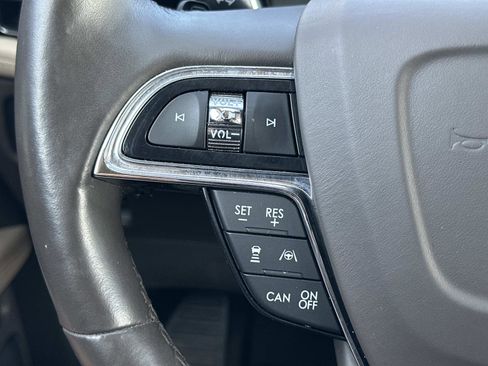 Used 2022 Lincoln Nautilus Reserve w/ Equipment Group 201A image 15