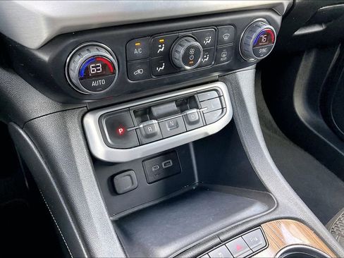 Used 2020 GMC Acadia SLE w/ Driver Convenience Package image 25