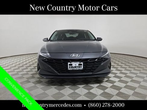 Used 2023 Hyundai Elantra SEL w/ Convenience Package FWD image 2