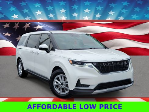 Used 2022 Kia Carnival LX FWD image 1