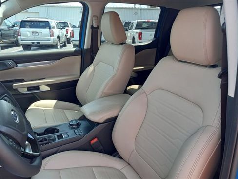 Used 2024 Ford Ranger Lariat w/ Advanced Towing Package image 12