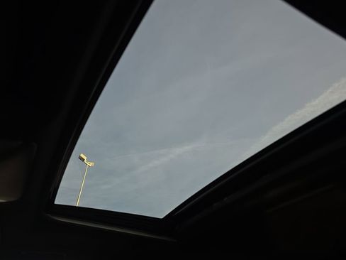 Used 2022 Toyota RAV4 XSE image 24