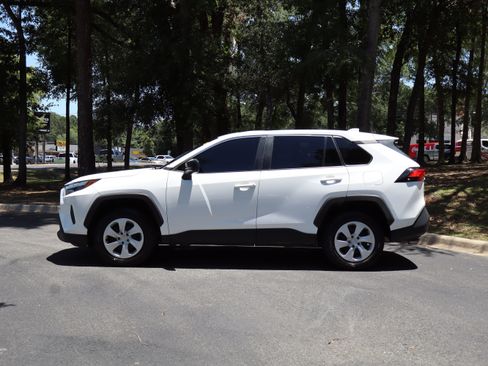 Used 2024 Toyota RAV4 LE FWD image 6