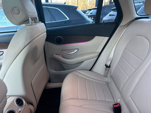 Used 2022 Mercedes-Benz GLC 300 4MATIC image 23