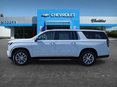 New 2026 Chevrolet Suburban Premier w/ Sun And Tow Package AWD/4WD image 8