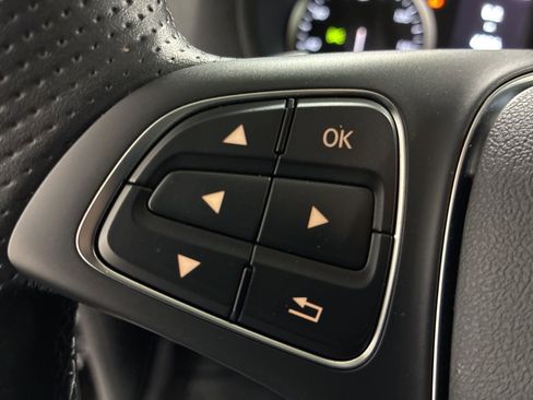 Used 2023 Mercedes-Benz Metris Passenger image 9