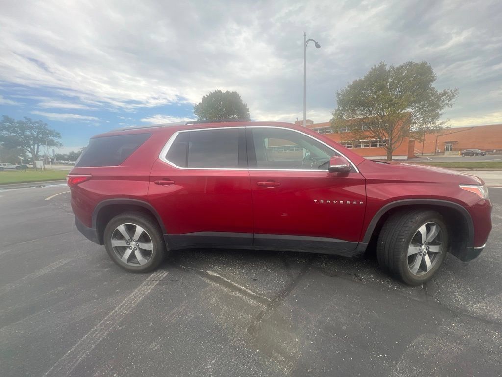 Used 2018 Chevrolet Traverse LT AWD/4WD image 4
