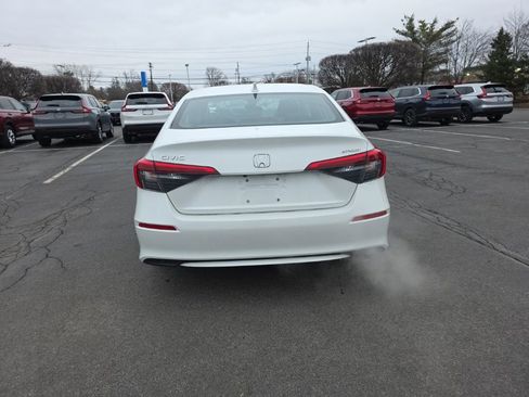 Used 2023 Honda Civic Sport image 6