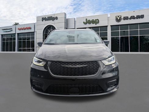 New 2026 Chrysler Pacifica Select image 9