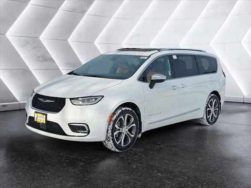 New 2026 Chrysler Pacifica Pinnacle image 19