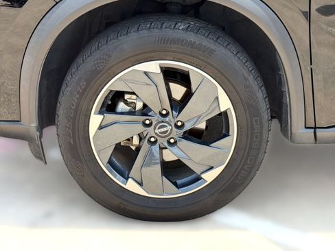 Used 2024 Nissan Rogue SV AWD/4WD image 12