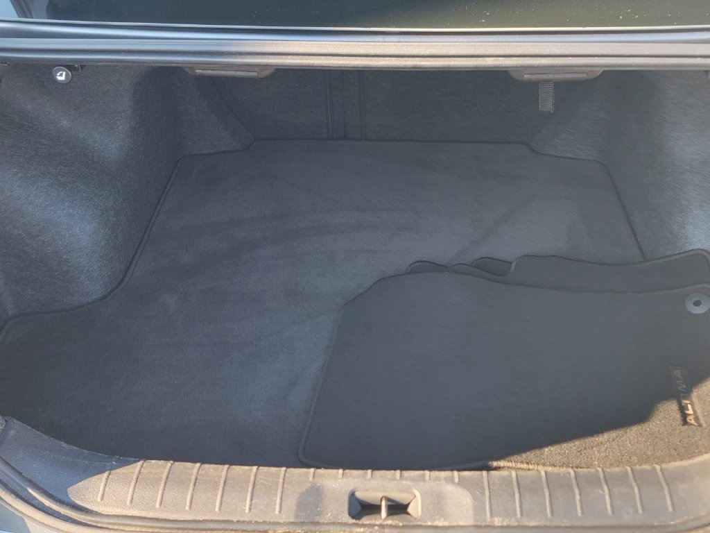 Used 2025 Nissan Altima 2.5 SV FWD image 10