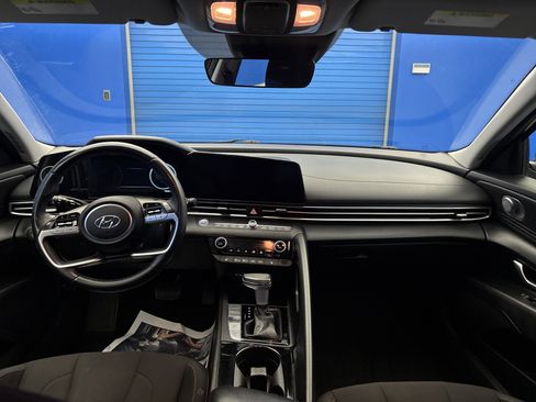 Used 2023 Hyundai Elantra SEL w/ Convenience Package FWD image 25