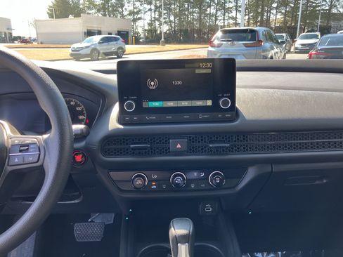 Certified 2025 Honda HR-V LX image 24