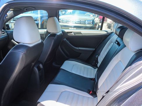 Used 2016 Volkswagen Jetta Sport w/ Lighting Package FWD image 23