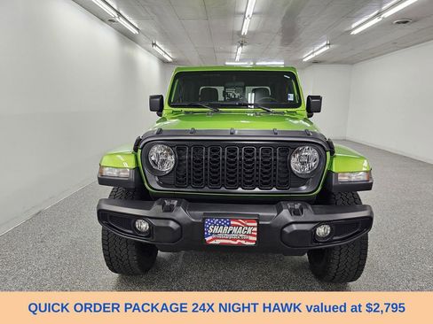 Used 2025 Jeep Gladiator Sport AWD/4WD image 2