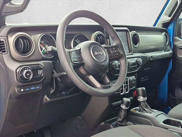 Used 2023 Jeep Wrangler Unlimited w/ Cold Weather Group AWD/4WD image 10