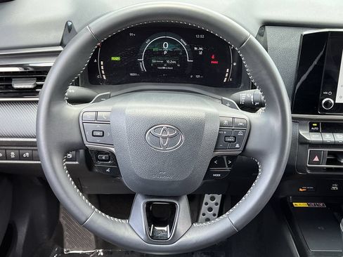 Used 2026 Toyota Camry SE FWD image 11