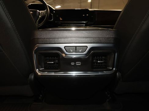 Used 2024 Chevrolet Silverado 1500 High Country AWD/4WD image 31