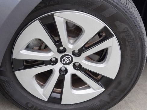 Used 2020 Toyota Prius Prime XLE w/ Carpet Mat Package FWD image 13