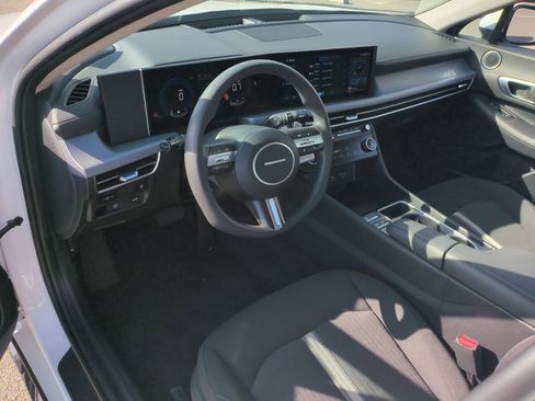 Used 2025 Hyundai Sonata SEL FWD image 10