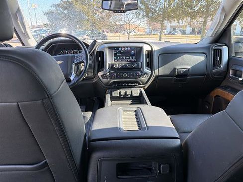Used 2018 Chevrolet Silverado 2500 LTZ image 19
