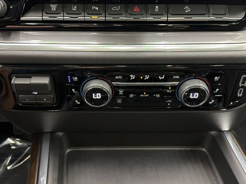 Used 2026 Chevrolet Silverado 2500 High Country w/ High Country Premium Package AWD/4WD image 25