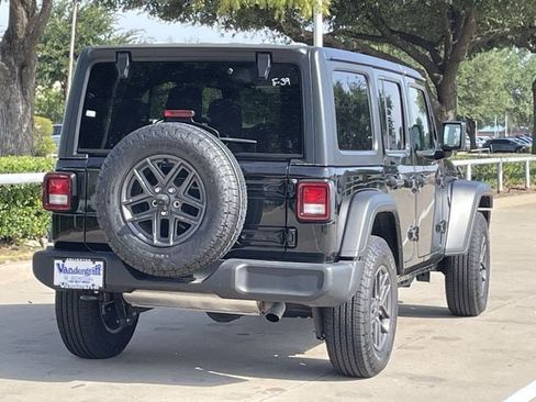 Used 2025 Jeep Wrangler Unlimited Sport AWD/4WD image 4