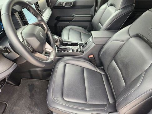 Used 2025 Ford Bronco Big Bend w/ Black Diamond Package image 4