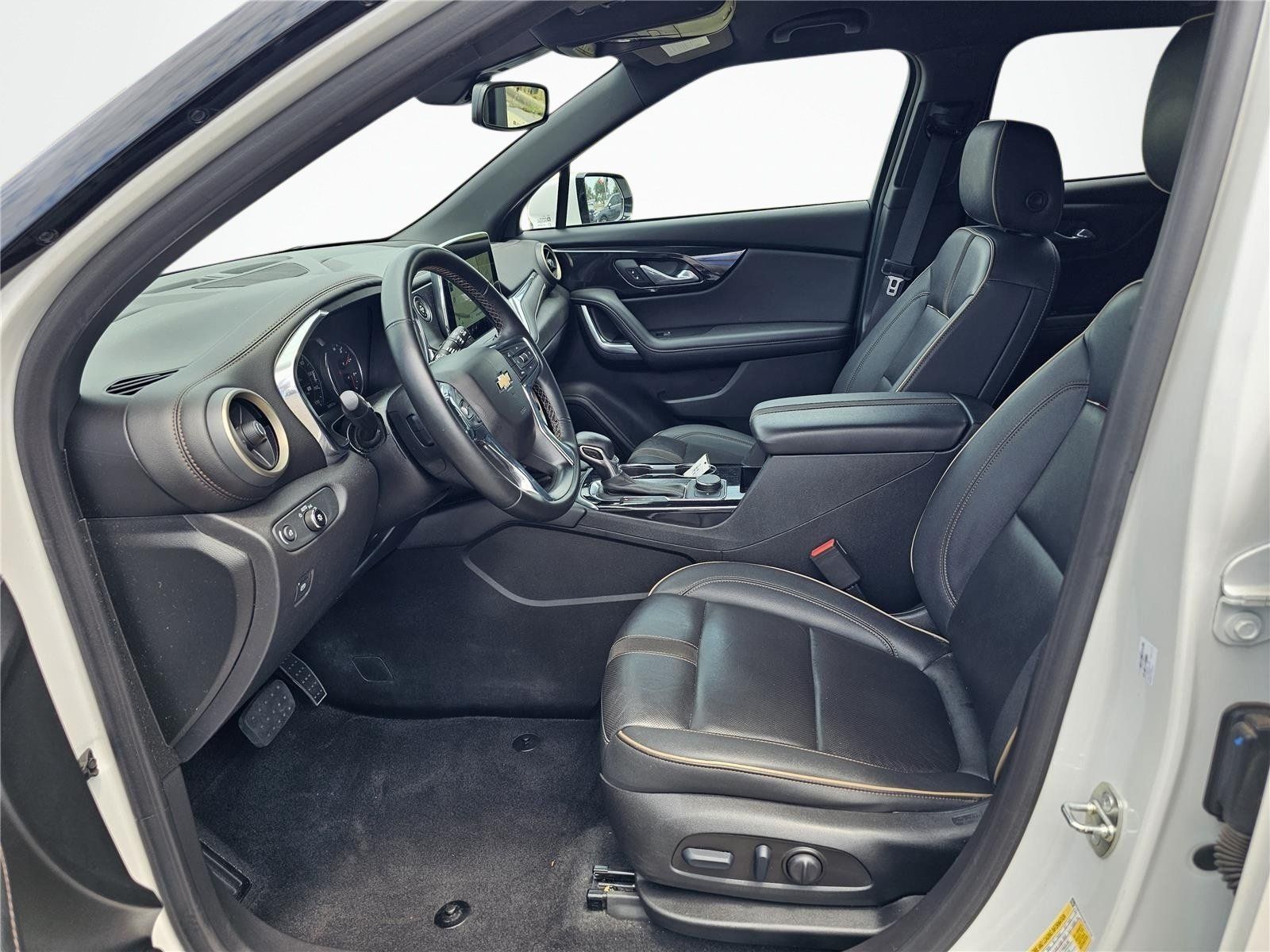 Used 2023 Chevrolet Blazer Premier FWD image 17