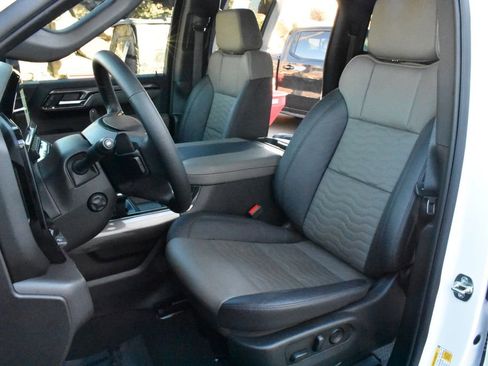 Certified 2025 Chevrolet Silverado 1500 ZR2 w/ Technology Package image 25