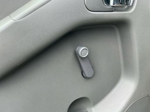 Used 2013 Nissan Frontier S AWD/4WD image 26