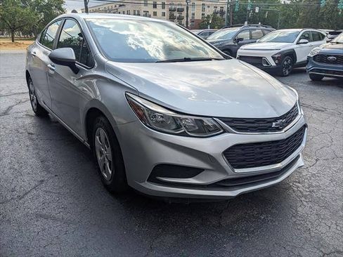 Used 2018 Chevrolet Cruze LS FWD image 5