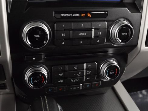 Used 2017 Ford F150 Lariat w/ Equipment Group 502A Luxury image 20