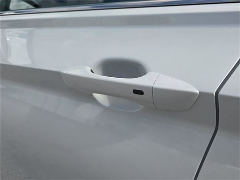 New 2025 Volkswagen Jetta SE image 9