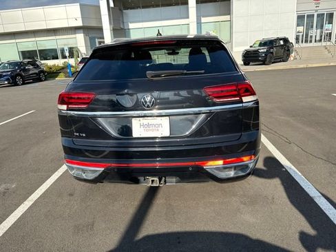 Used 2021 Volkswagen Atlas Cross Sport SE w/ Panoramic Sunroof Package FWD image 8