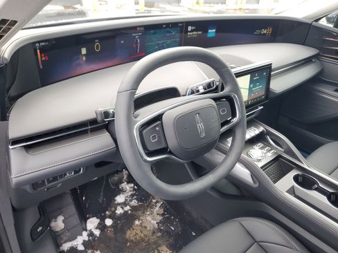 New 2026 Lincoln Nautilus Premier image 12