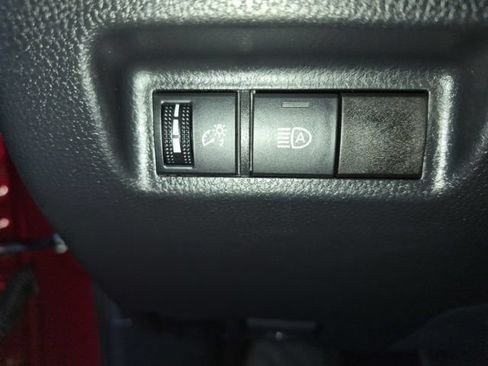 Used 2021 Toyota RAV4 LE w/ Carpet Mat Package (TMS) AWD/4WD image 16