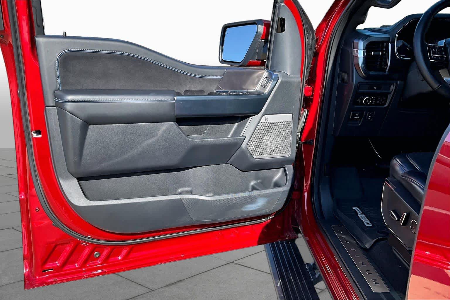 Used 2025 Ford F150 Platinum w/ FX4 Off-Road Package AWD/4WD image 23