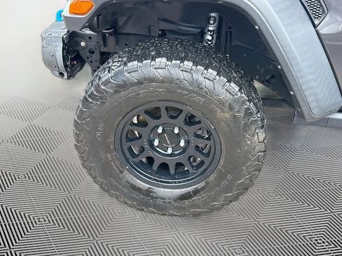 Used 2022 Jeep Wrangler Unlimited Rubicon 4xe AWD/4WD image 34