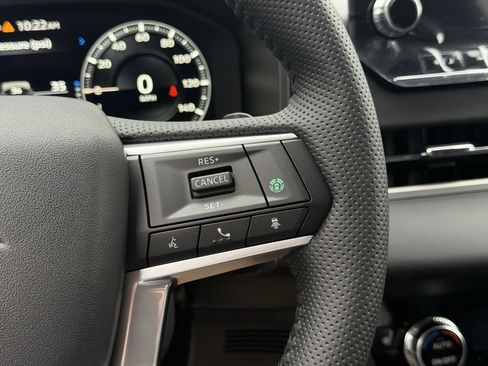 Used 2025 Mitsubishi Outlander SE image 16