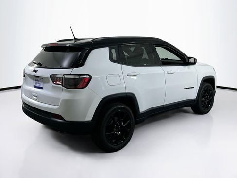 Used 2022 Jeep Compass Latitude w/ Convenience Group AWD/4WD image 5