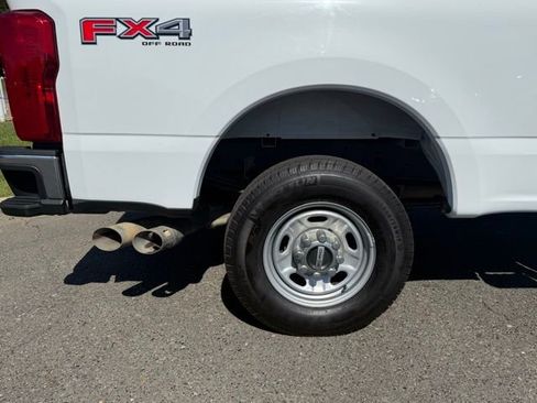 Used 2024 Ford F250 XL w/ FX4 Off-Road Package AWD/4WD image 7